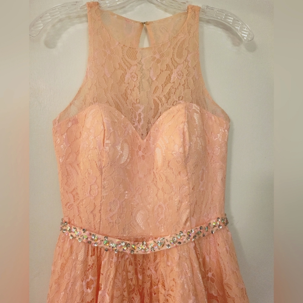 Star Box Lace Formal Dress, Size M, EUC